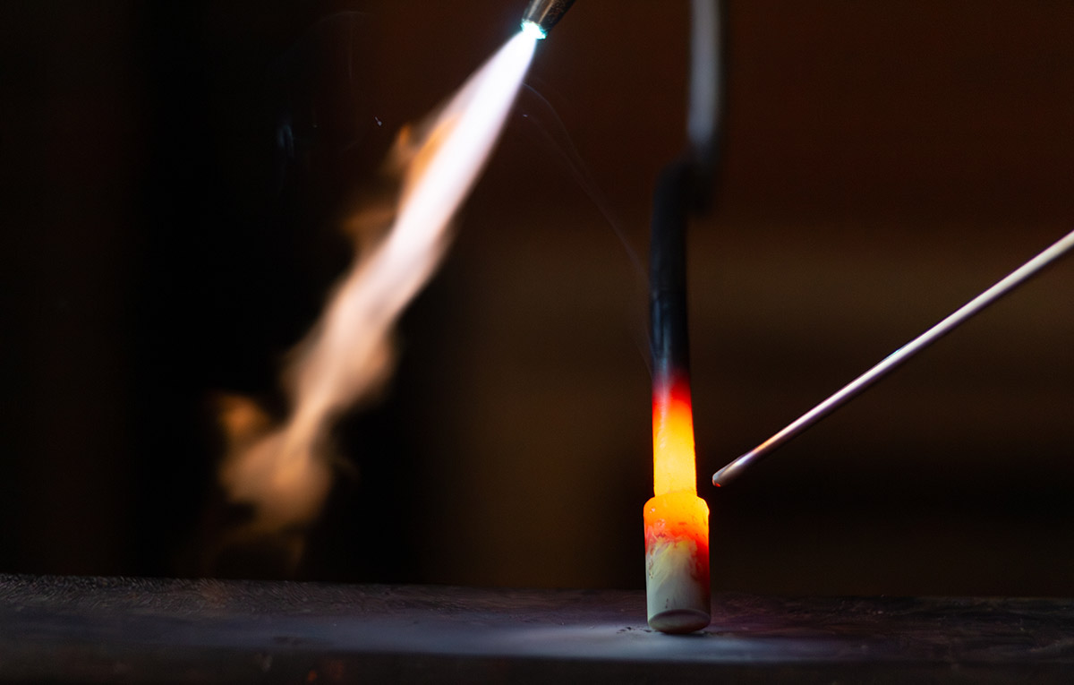 Soudure de tige en acier par Erebia Luminaires