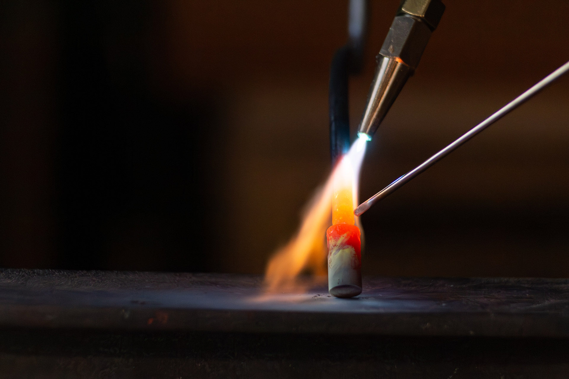 Soudure de tige en acier par Erebia Luminaires