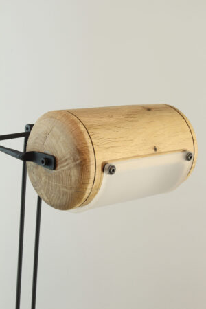 Lampe artisanale Erebia Luminaires Modèle Chrysalide en bois et acier
