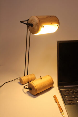 Lampe artisanale Erebia Luminaires Modèle Chrysalide en bois et acier