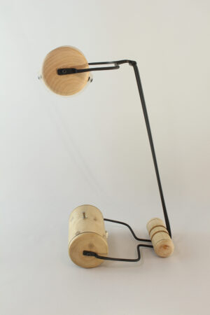 Lampe artisanale Erebia Luminaires Modèle Chrysalide en bois et acier