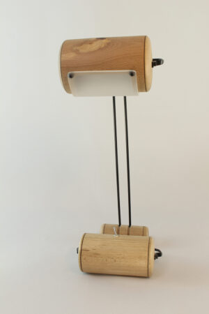 Lampe artisanale Erebia Luminaires Modèle Chrysalide en bois et acier