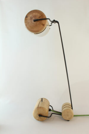 Lampe artisanale Erebia Luminaires Modèle Chrysalide en bois et acier