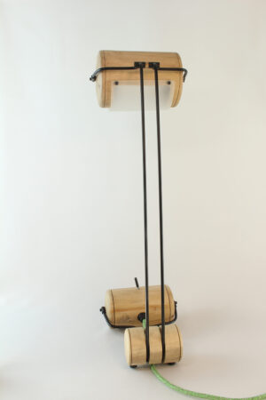 Lampe artisanale Erebia Luminaires Modèle Chrysalide en bois et acierr