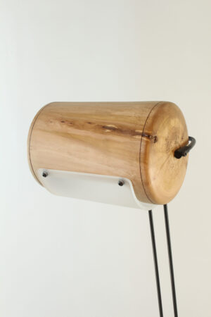 Lampe artisanale Erebia Luminaires Modèle Chrysalide en bois et acier