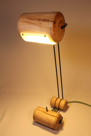 Lampe artisanale Erebia Luminaires Modèle Chrysalide en bois et acier