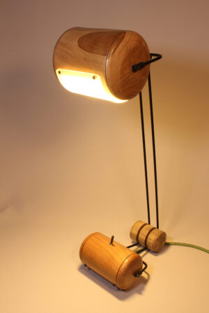 Lampe artisanale Erebia Luminaires Modèle Chrysalide en bois et acier