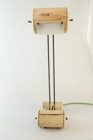 Lampe artisanale Erebia Luminaires Modèle Chrysalide en bois et acier