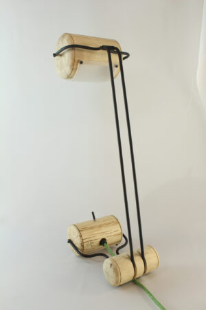 Lampe artisanale Erebia Luminaires Modèle Chrysalide en bois et acier