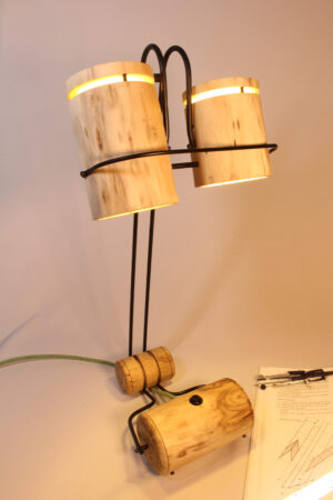 Lampe artisanale Erebia Luminaires Modèle Cocon en bois et acier